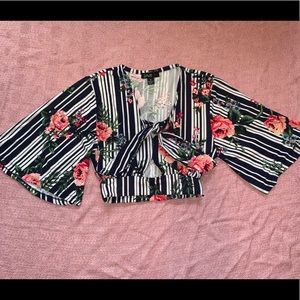 FLORAL LONG SLEEVED CROP TOP